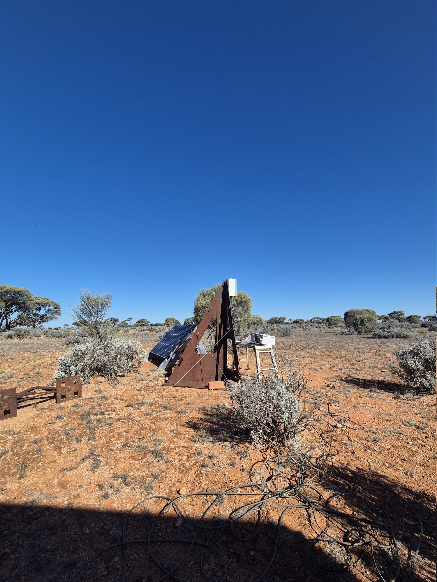 The DFNEXT observatory. The white box on the table has been removed from the stand, and a fresh one attached.